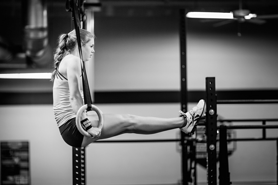 An athlete participates in a CrossFit class. 
(Source: crossfit.com)