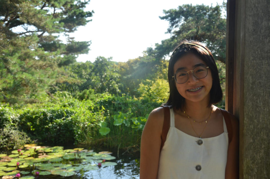 This is a picture of Rachel Chung at the Chicago Botanic Gardens.