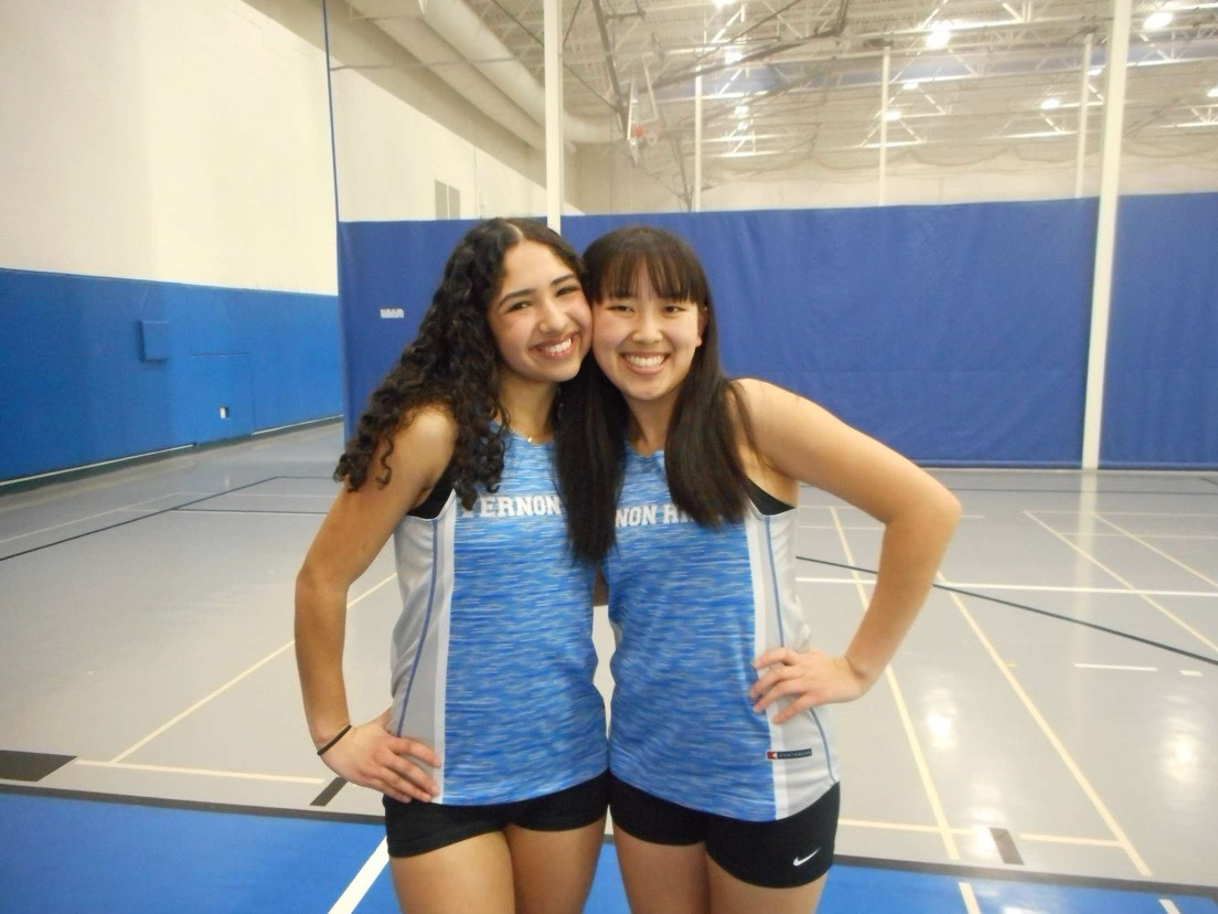 New journeys, new jerseys: Cougars commit to college to continue their athletic careers
